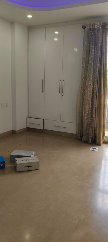 Bathroom in 3 BHK Builder Floor at Shivalik Colony – for Rent