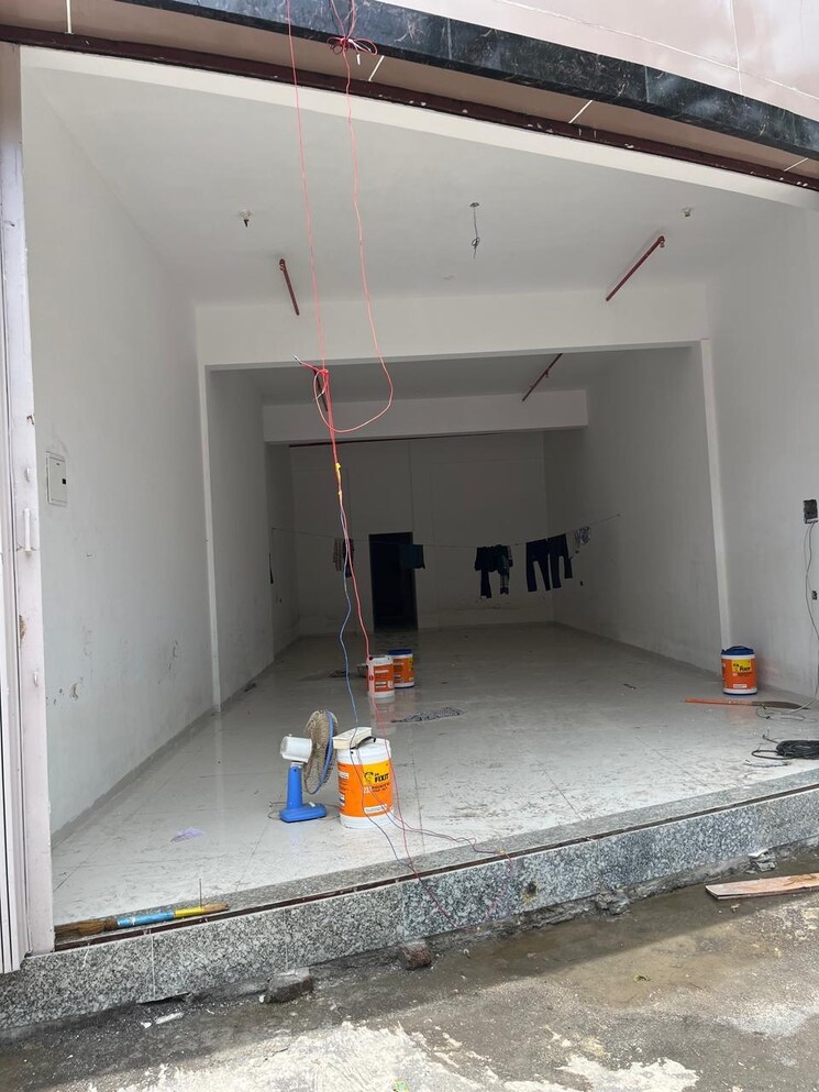 undefined, the-central Commercial Shop 775 Sq.Ft. In Chembur Mumbai 9058691