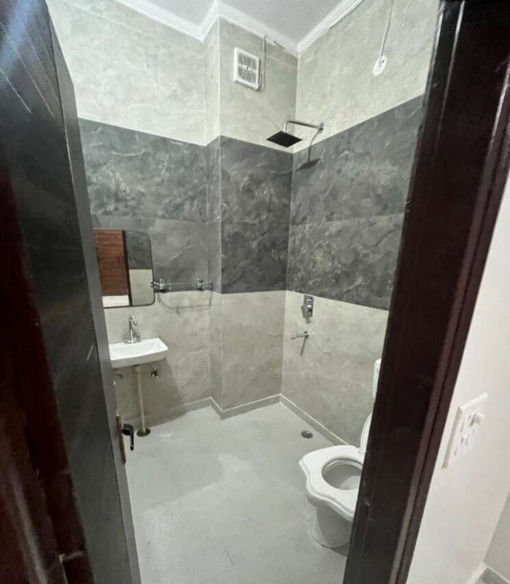 Bathroom, sector 21d 2.5 Bedroom 1400 Sq.Ft. Independent House In Sector 21d Faridabad 9058694