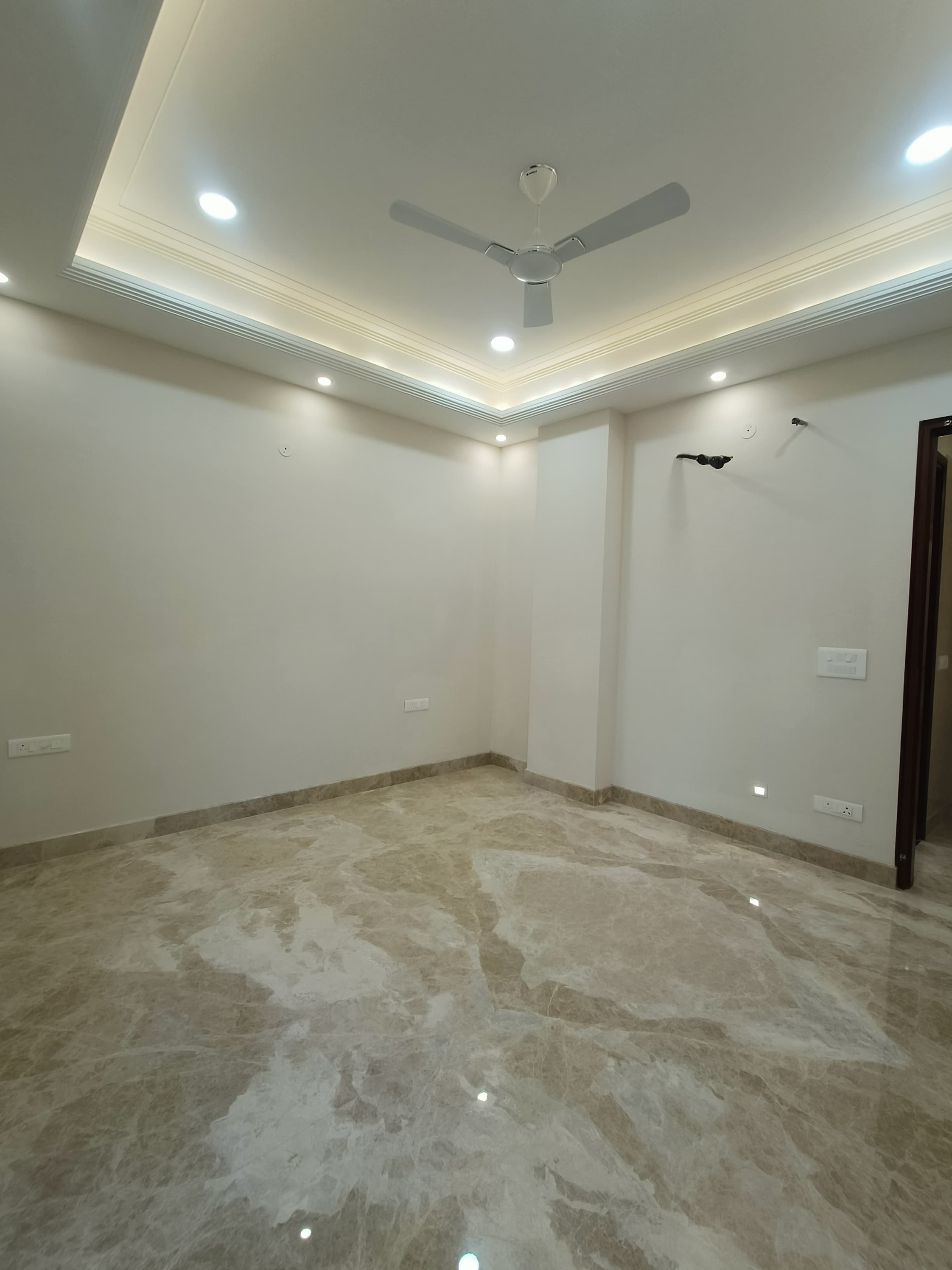 3 BHK + Servant Room Builder Floor For Sale in Balliwala