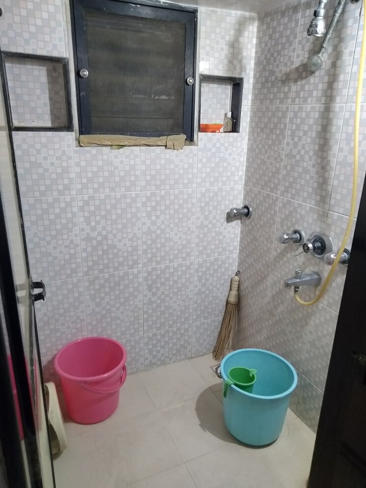 Bathroom, shanti-sadan-chs-santacruz-east 1 Bedroom 540 Sq.Ft. Apartment In Santacruz East Mumbai 9058709