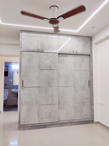 Room in 2 BHK Apartment at Goyal Orchid Piccadilly, Thanisandra Main Road – for Rent
