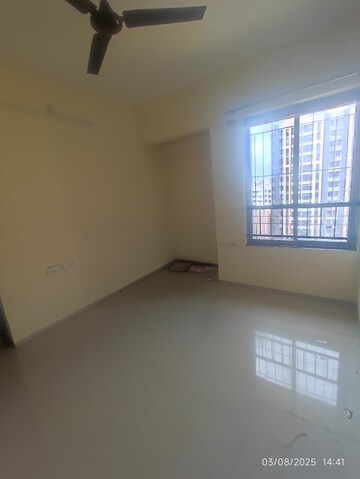Room in 2 BHK Apartment at Rustomjee Avenue L1, Virar West – for Rent