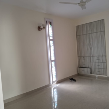 Room in 2 BHK Builder Floor at Saket – for Rent