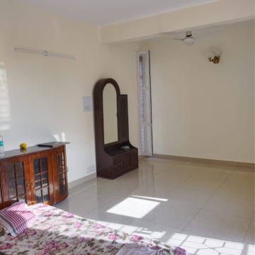 Bedroom in 2 BHK Builder Floor at Saket – for Rent