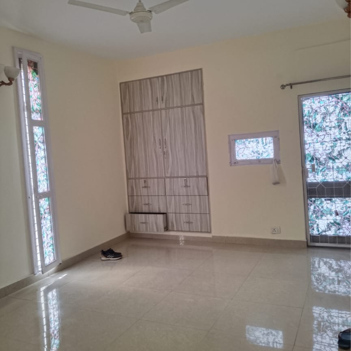 2 BHK + Pooja Room Builder Floor For Rent in Saket