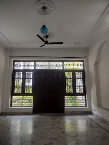 Living Room in 3 BHK Independent House at RWA Apartments Sector 47, Sector 47 – for Rent