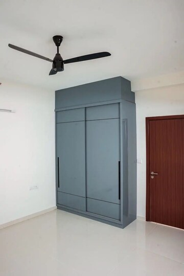 Room in 4 BHK Apartment at L&T Raintree Boulevard, Hebbal – for Rent
