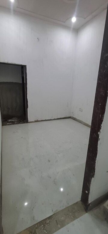 Room in 4 BHK Villa at Pallav Puram Phase 2 – for Sale