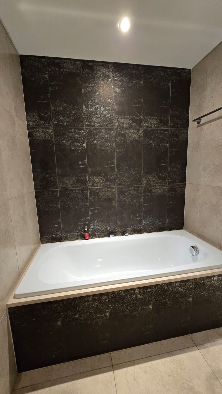 Bathroom, panchshil-towers 5 Bedroom 3500 Sq.Ft. Villa In Kharadi Pune 9058756