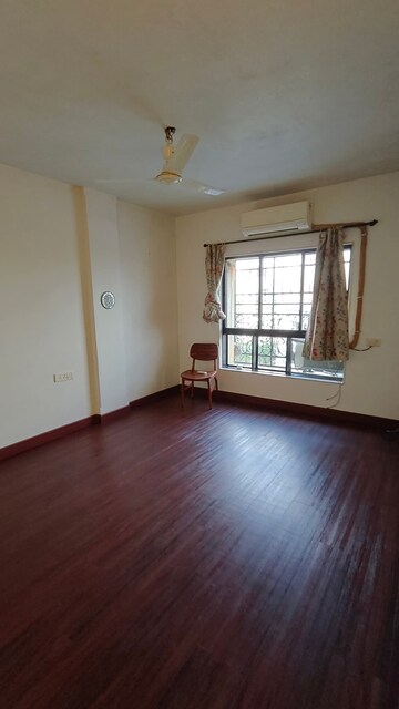 Room in 3 BHK Apartment at Andheri West – for Rent
