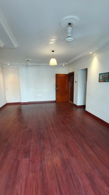 Room in 3 BHK Apartment at Andheri West – for Rent