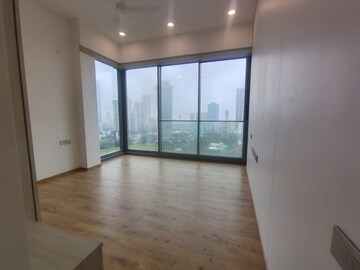 Room in 4 BHK Apartment at Rustomjee Crown, Prabhadevi – for Rent