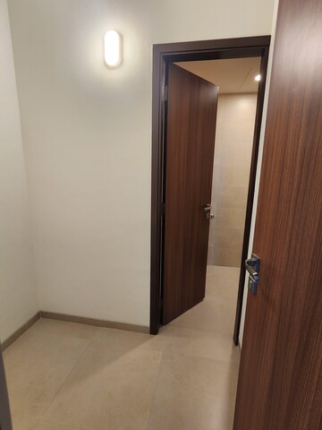 Room in 4 BHK Apartment at Rustomjee Crown, Prabhadevi – for Rent