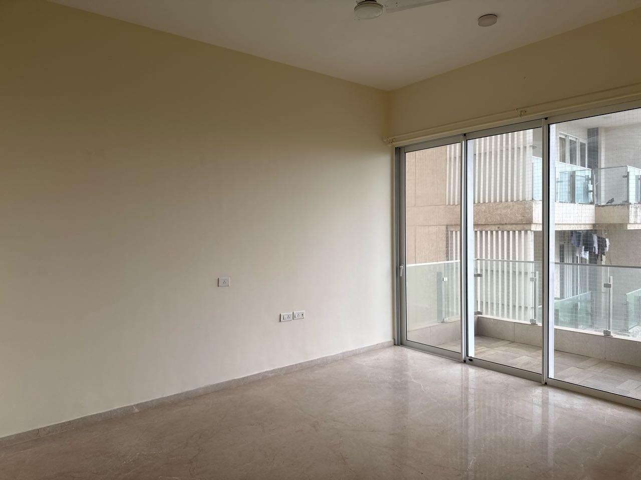 Room in 4 BHK Apartment at L&T Crescent Bay T2, Parel – for Rent