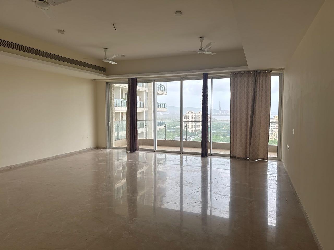 4 BHK + Servant Room Apartment For Rent in L&T Crescent Bay T2