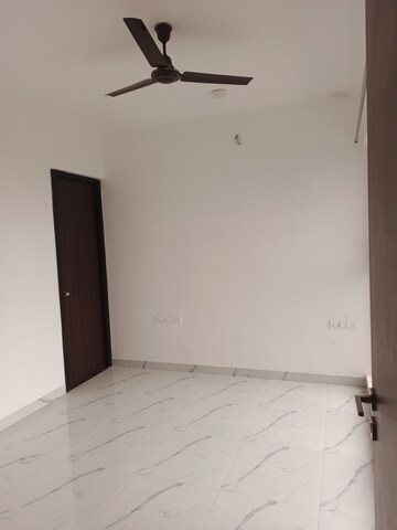 1 BHK Apartment For Rent in Raymond Ten X Habitat, Pokhran Road No Two