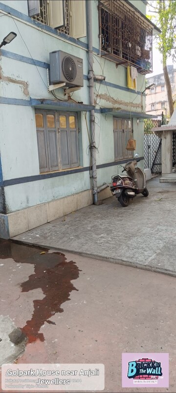 Parking in 6+ BHK Villa at Golpark – for Sale