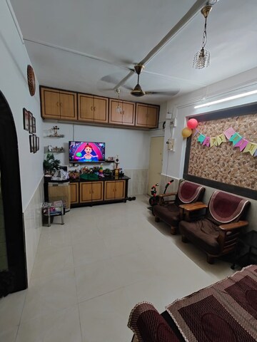 Living Room in 1 BHK Apartment at Chembur – for Rent