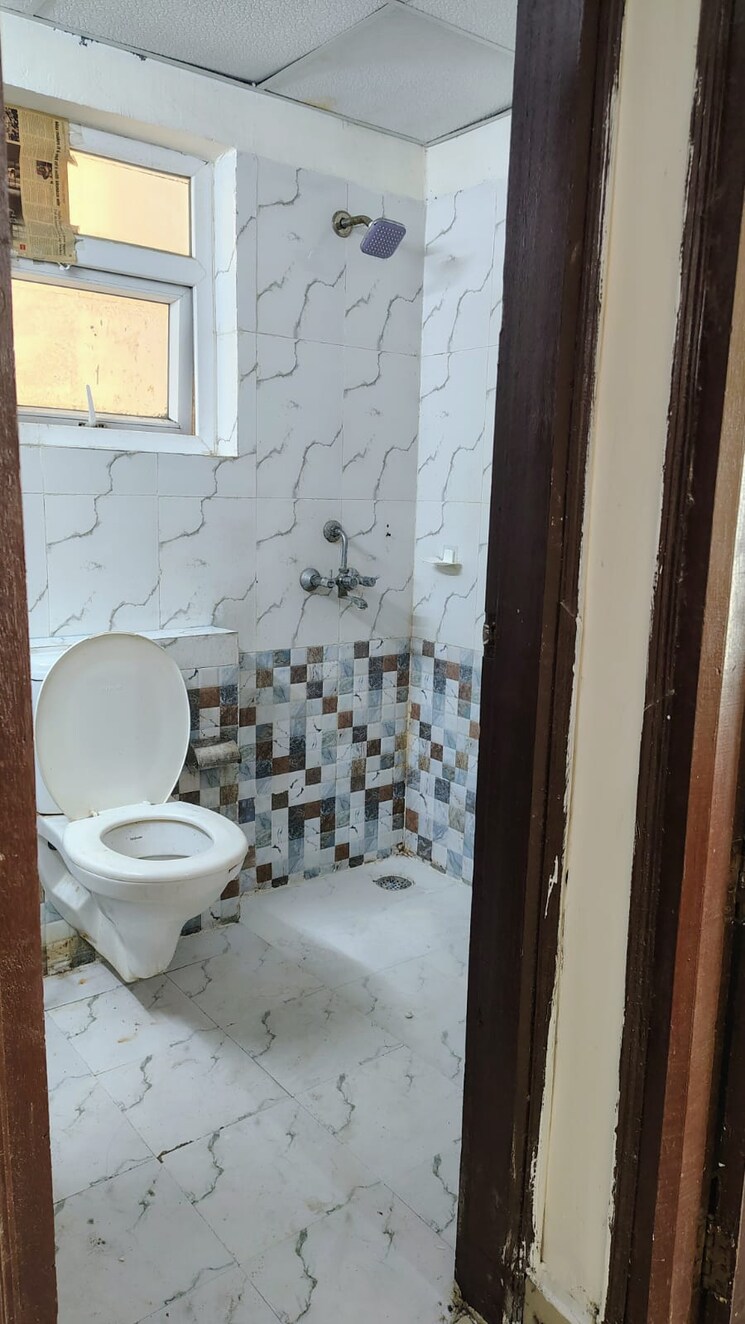 Bathroom, nimbus-the-golden-palm 3 Bedroom 1554 Sq.Ft. Apartment In Sector 168 Noida 9058923