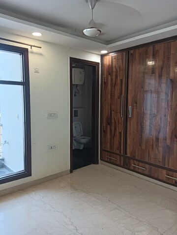 Room in 2 BHK Builder Floor at Lajpat Nagar I – for Rent