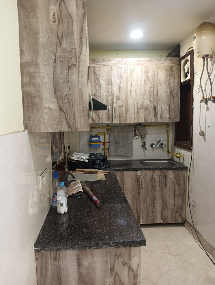 Kitchen, lajpat nagar i 2 Bedroom 900 Sq.Ft. Builder Floor In Lajpat Nagar I Delhi 9058925