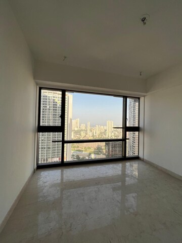 Room in 4 BHK Apartment at Lodha The Park, Worli – for Rent