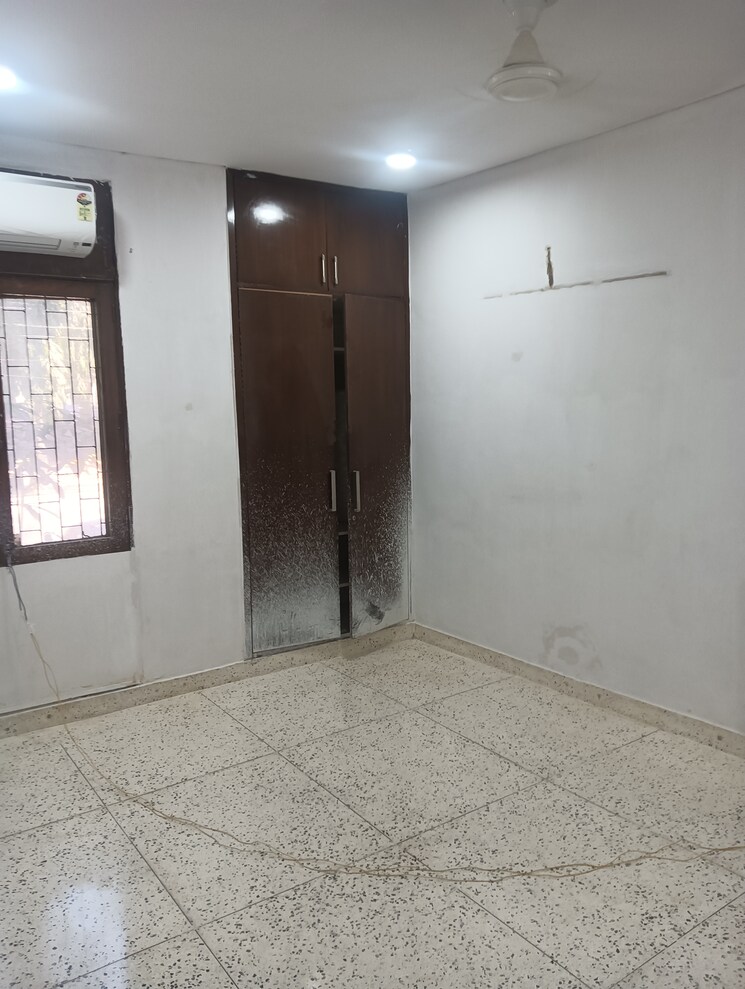Room, lajpat nagar i 2 Bedroom 900 Sq.Ft. Builder Floor In Lajpat Nagar I Delhi 9058932