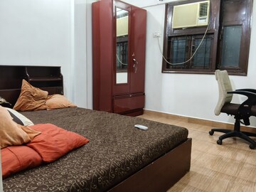 Bedroom in 2 BHK Apartment at Sandeep Sagar CHS, Santacruz East – for Rent