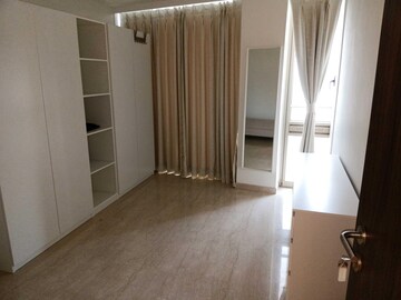 Room in 4 BHK Apartment at Lodha Kiara, Worli – for Rent