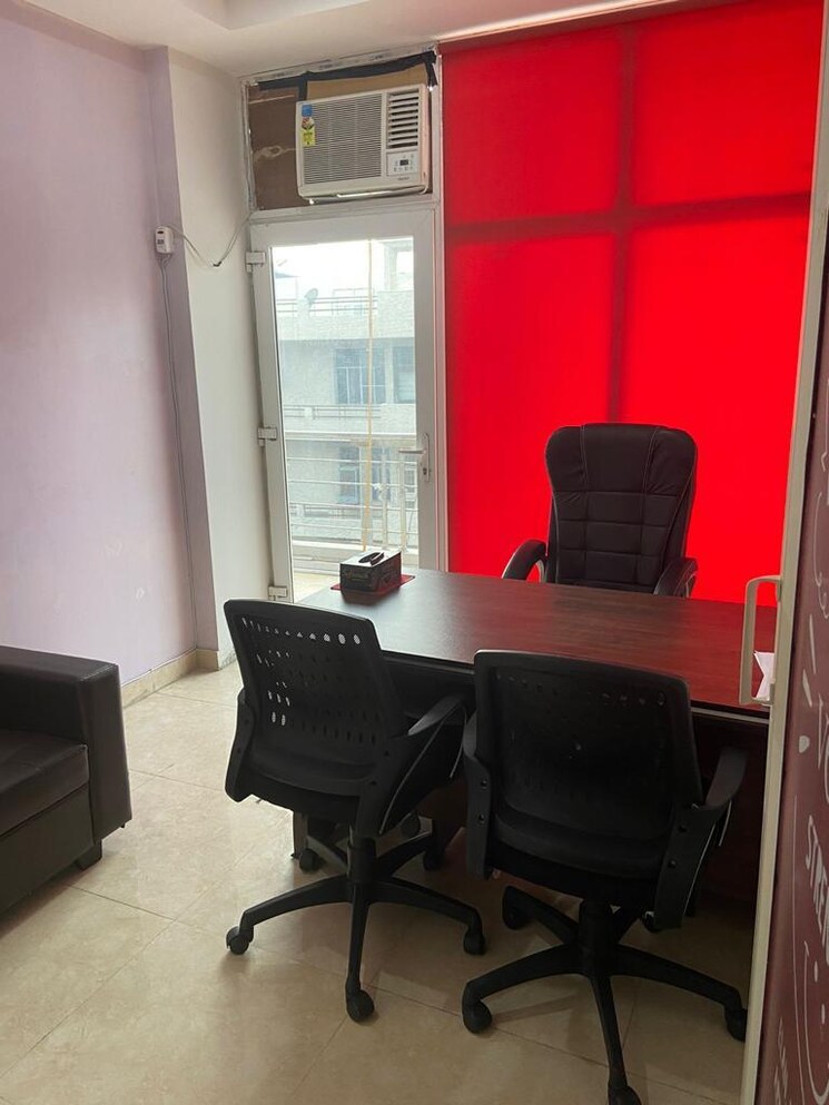 Team Area, sector 63 Commercial Office Space 1200 Sq.Ft. In Sector 63 Noida 9059015