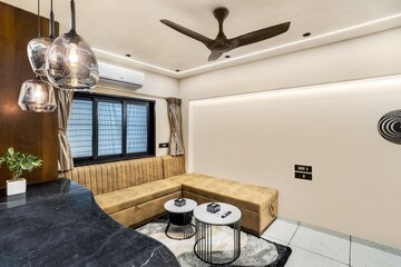 Team Area in 1 BHK Apartment at Garnet Villa CHS, Khar West – for Rent
