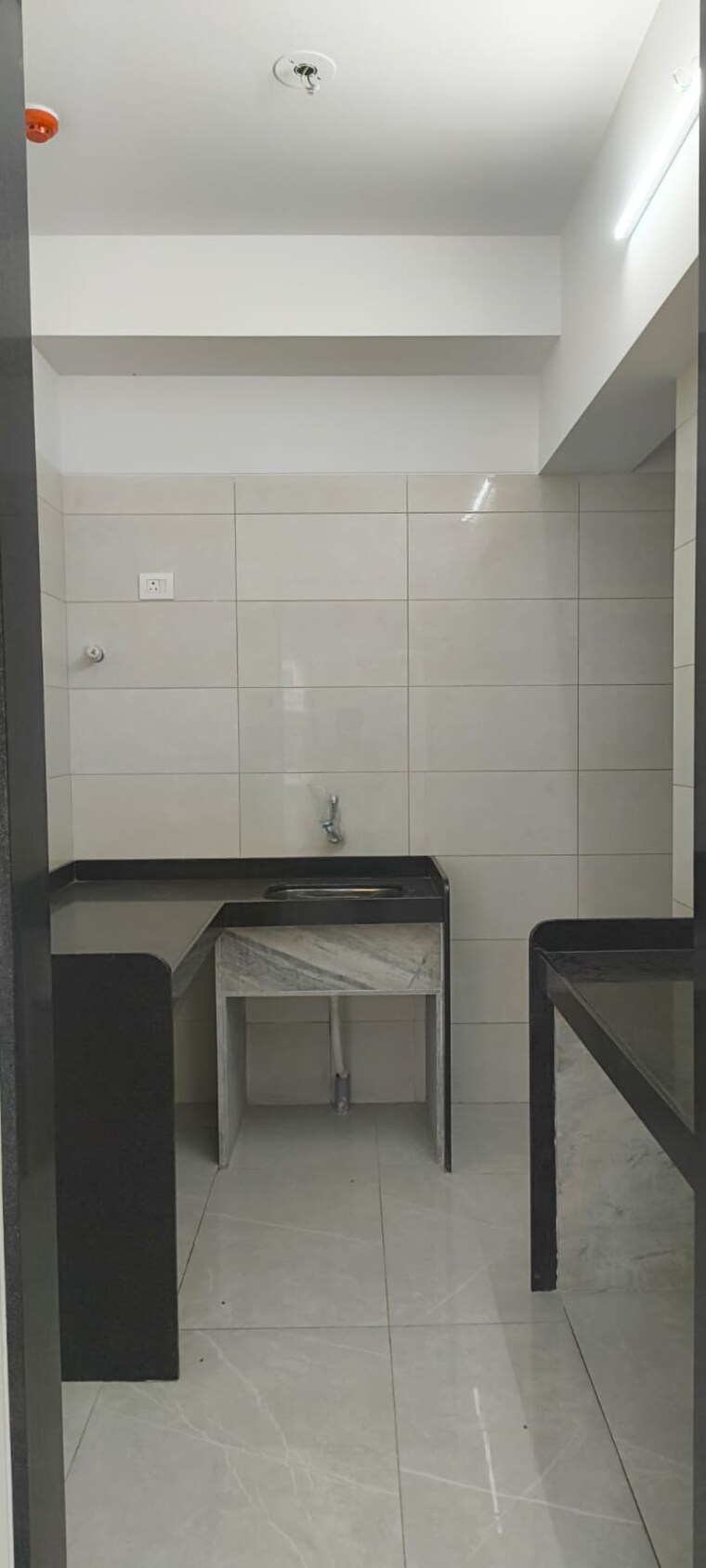 Kitchen, grant road 2 Bedroom 580 Sq.Ft. Apartment In Grant Road Mumbai 9059027