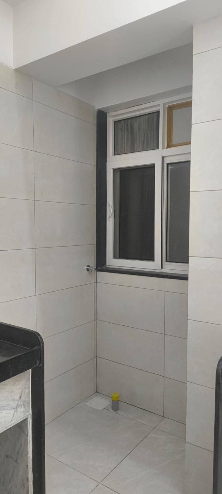 Bathroom, grant road 2 Bedroom 580 Sq.Ft. Apartment In Grant Road Mumbai 9059027