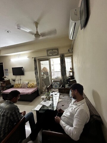 Team Area in 3 BHK Independent House at Sector 44 – for Rent