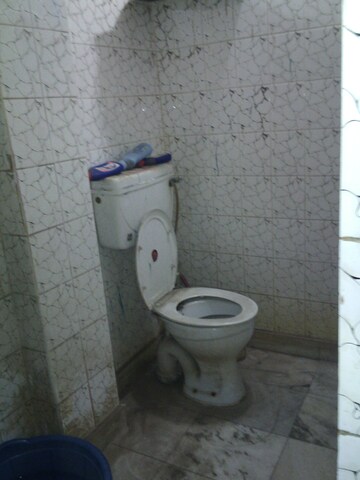 Bathroom in 1 BHK Apartment at Sarita Vihar – for Rent