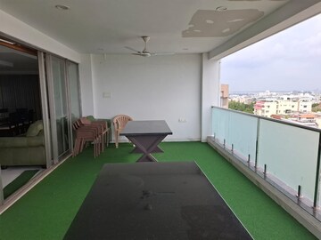Bedroom in 4 BHK Apartment at Banjara Hills – for Rent