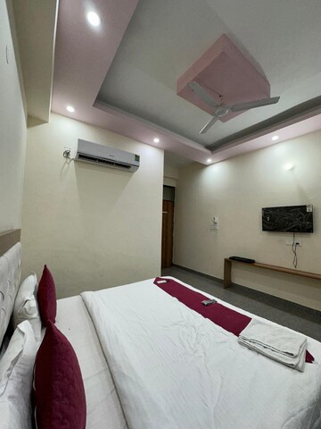 Bedroom in 2 BHK Apartment at Mahagun Moderne, Sector 78 – for Rent