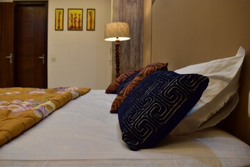 Bedroom in 4 BHK Builder Floor at Green Fields Colony – for Rent