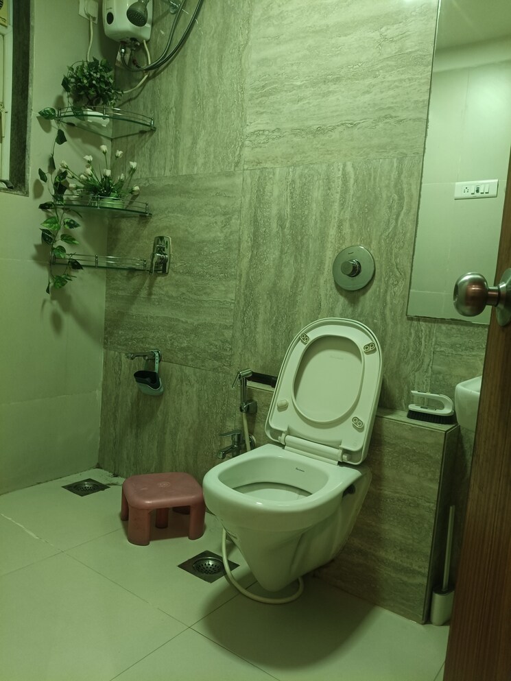 Bathroom, suba-zircon 2 Bedroom 720 Sq.Ft. Apartment In Andheri East Mumbai 9059101
