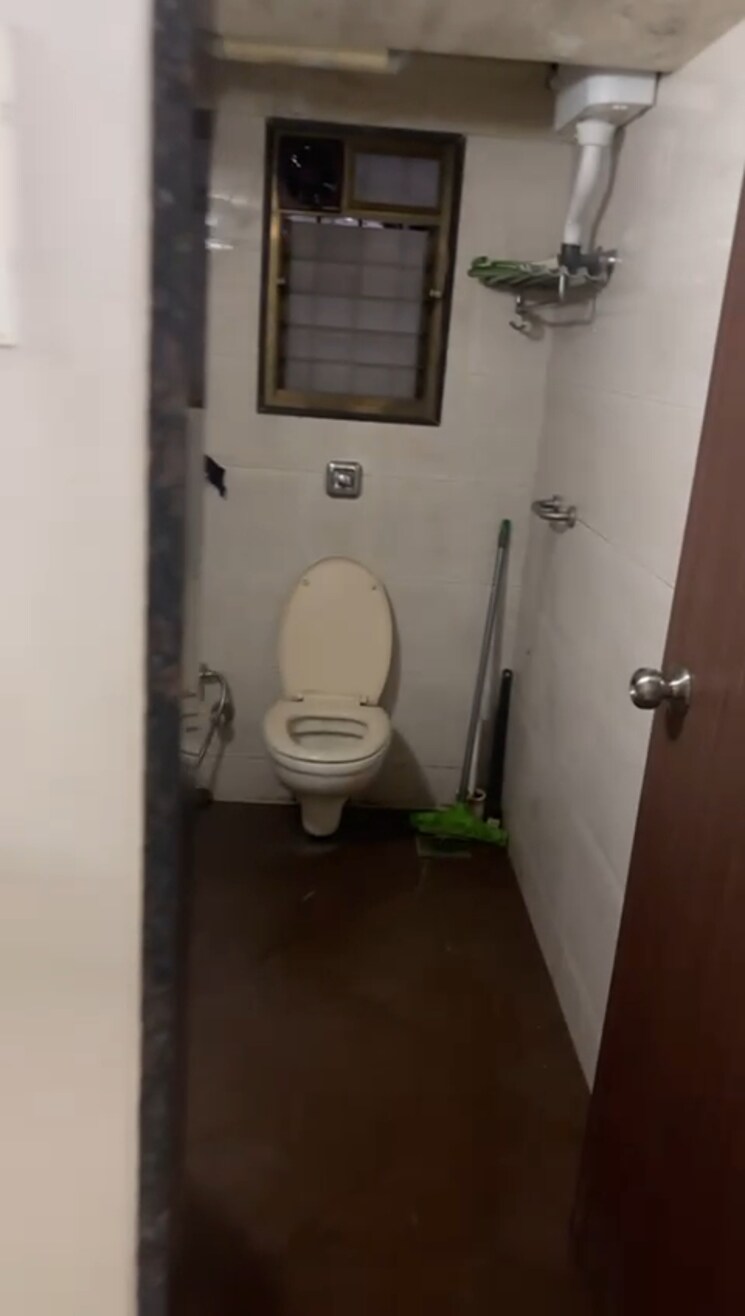 Bathroom, nirman-apartment-andheri 1.5 Bedroom 600 Sq.Ft. Apartment In Andheri East Mumbai 9059104