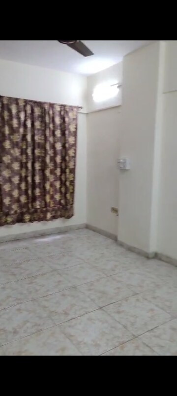 Room in 3 BHK Apartment at Satyam Shivam Society Jogeshwari, Jogeshwari West – for Rent