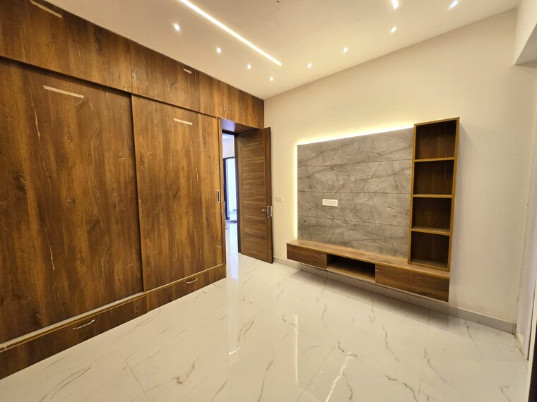 Room, ambala highway 3 Bedroom 115 Sq.Yd. Apartment In Ambala Highway Zirakpur 9059124