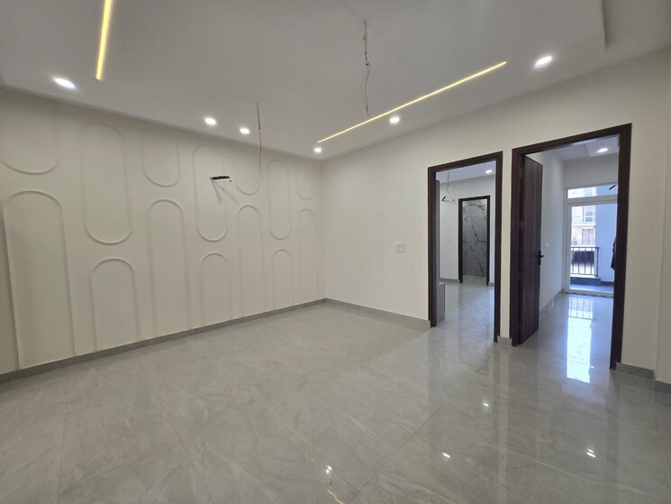Room, ambala highway 3 Bedroom 132 Sq.Yd. Apartment In Ambala Highway Zirakpur 9059137