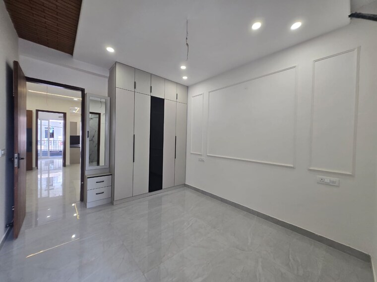 Room, ambala highway 3 Bedroom 132 Sq.Yd. Apartment In Ambala Highway Zirakpur 9059137