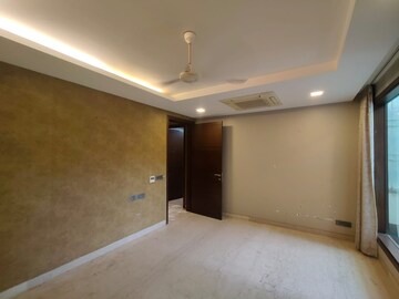 Room in 4 BHK Builder Floor at Hauz Khas Enclave – for Rent