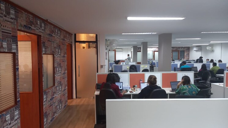 Team Area, adchini Commercial Office Space 2000 Sq.Ft. In Adchini Delhi 9059139