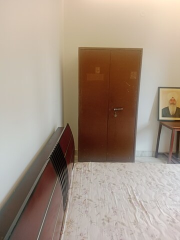 Room in 2 BHK Builder Floor at Ansals Sushant City – for Rent