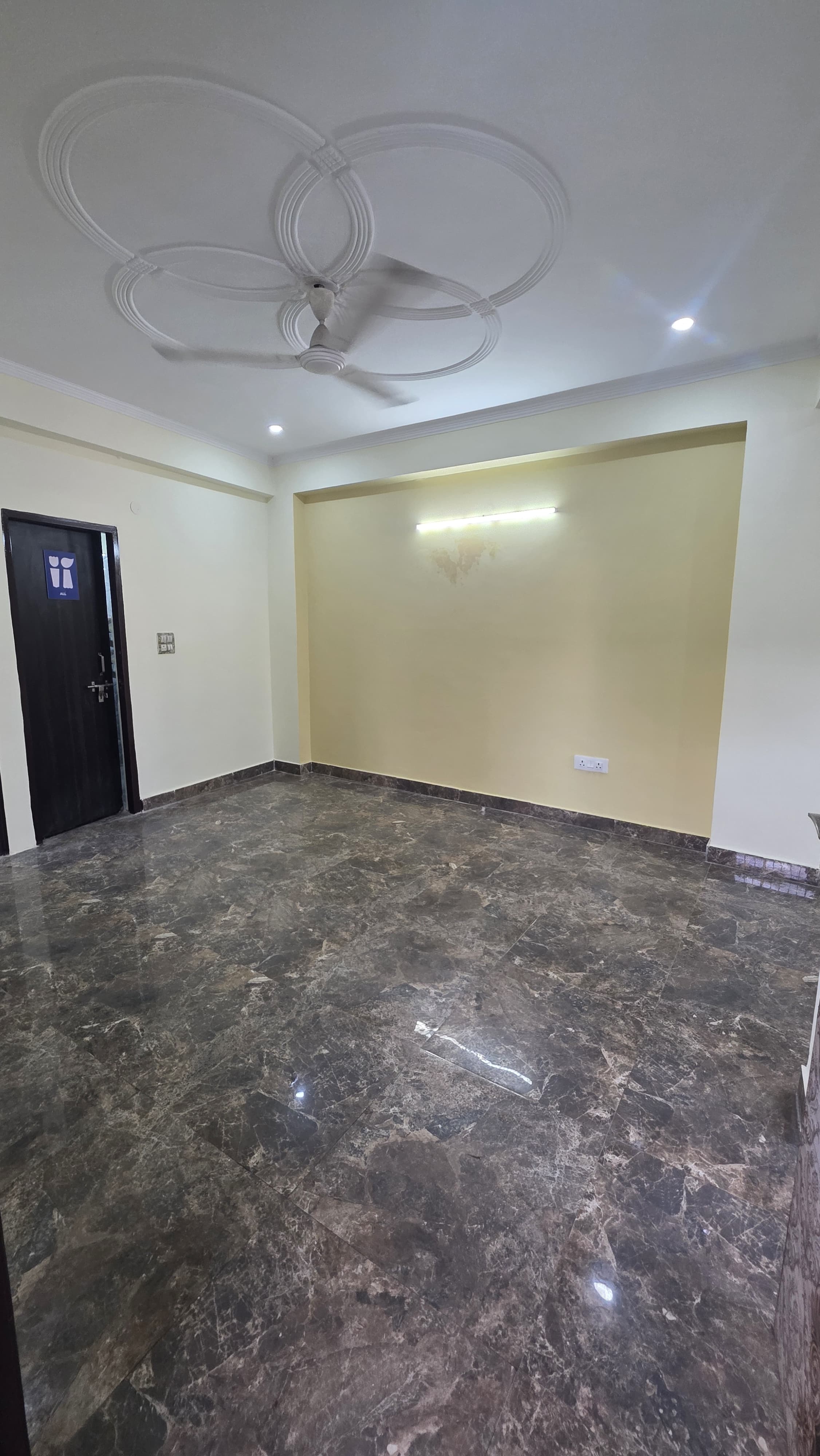 2 BHK Builder Floor For Rent in Chattarpur
