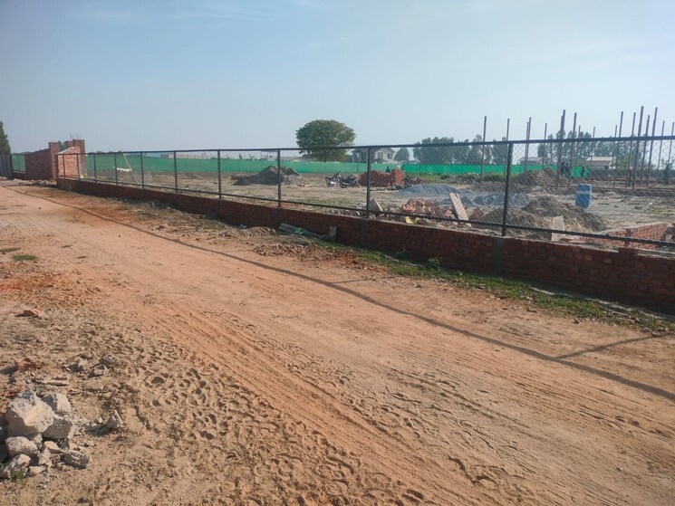 undefined, sector 27 yamuna expressway  1008 Sq.Yd. Plot In Sector 27 Yamuna Expressway Greater Noida 9059143